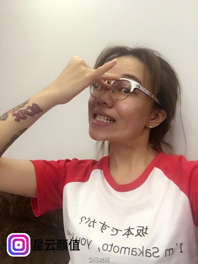 高颜值”网络女主播！年入百万还美哭了j9九游会老哥俱乐部交流区盘点十大“(图10)